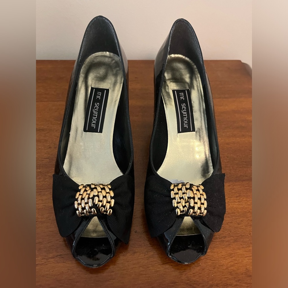 Vintage Black Bow tie kitten heels size 5.5